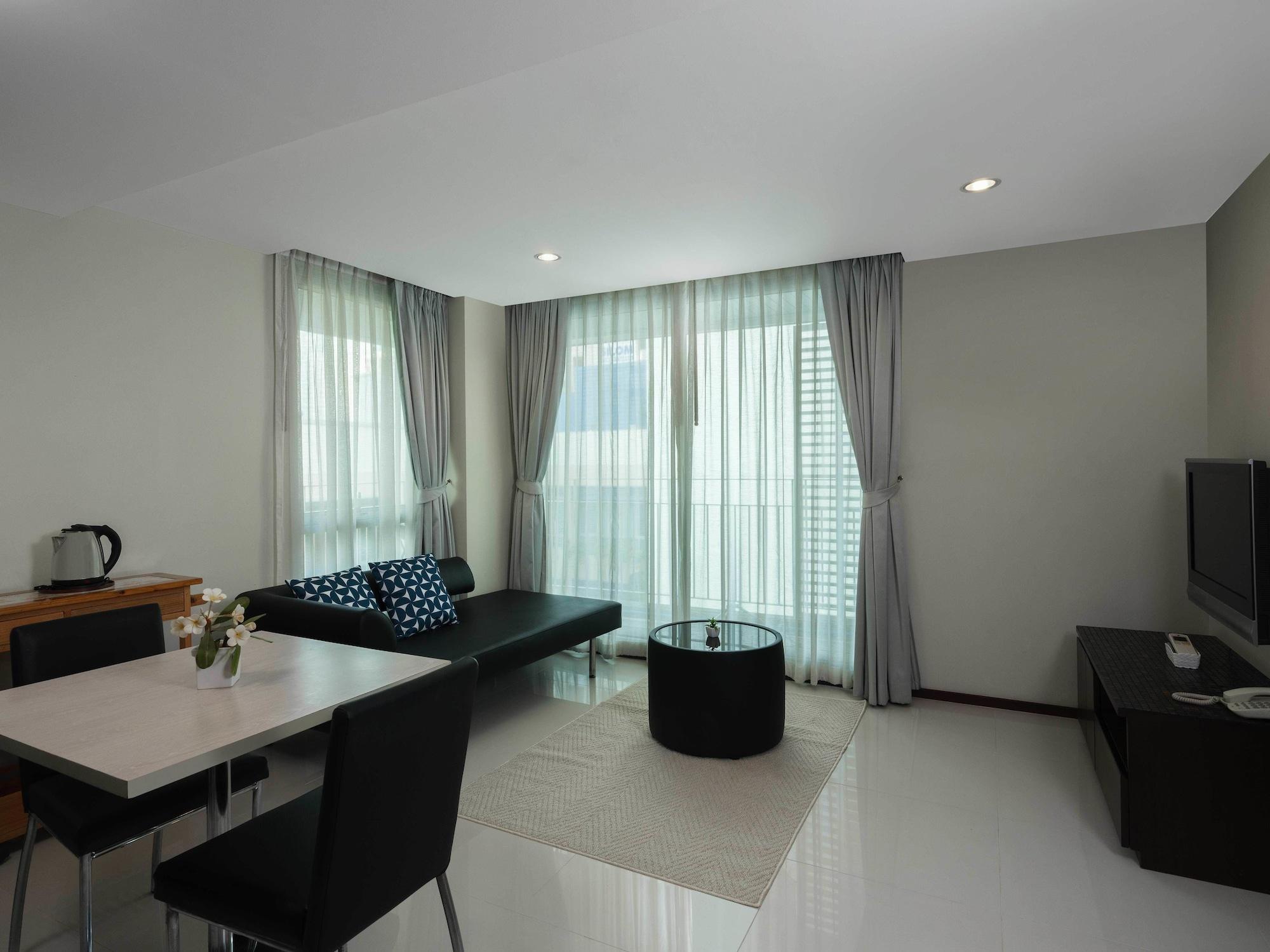 Отель Silom Lofts Бангкок Экстерьер фото