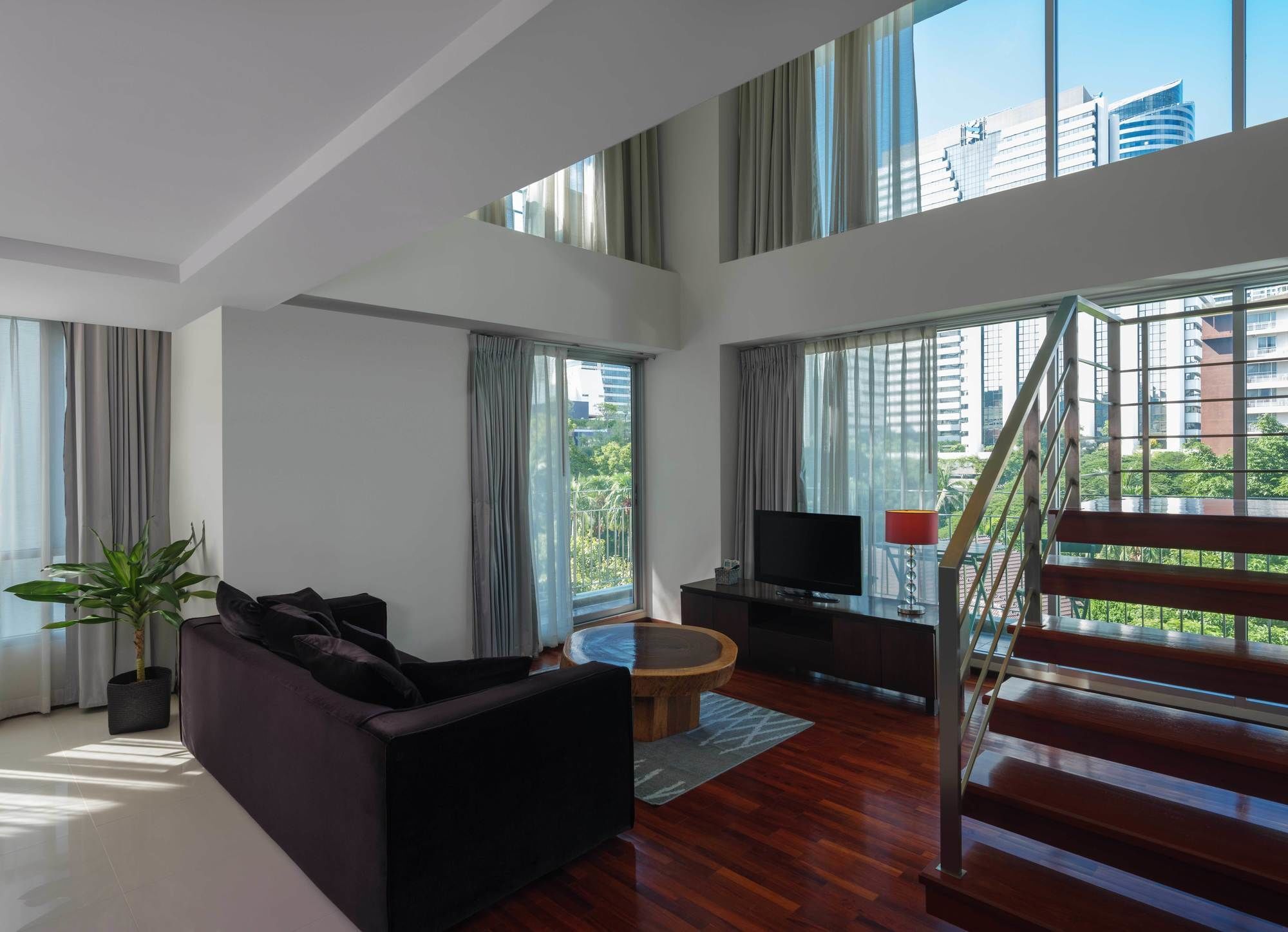Отель Silom Lofts Бангкок Экстерьер фото