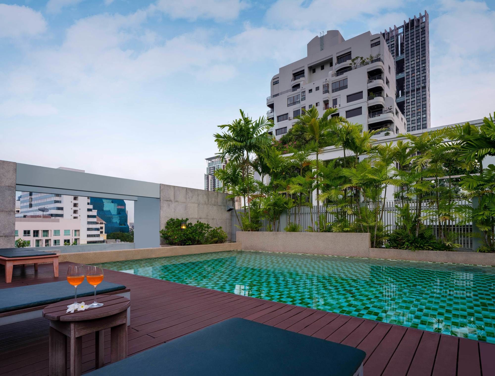 Отель Silom Lofts Бангкок Экстерьер фото