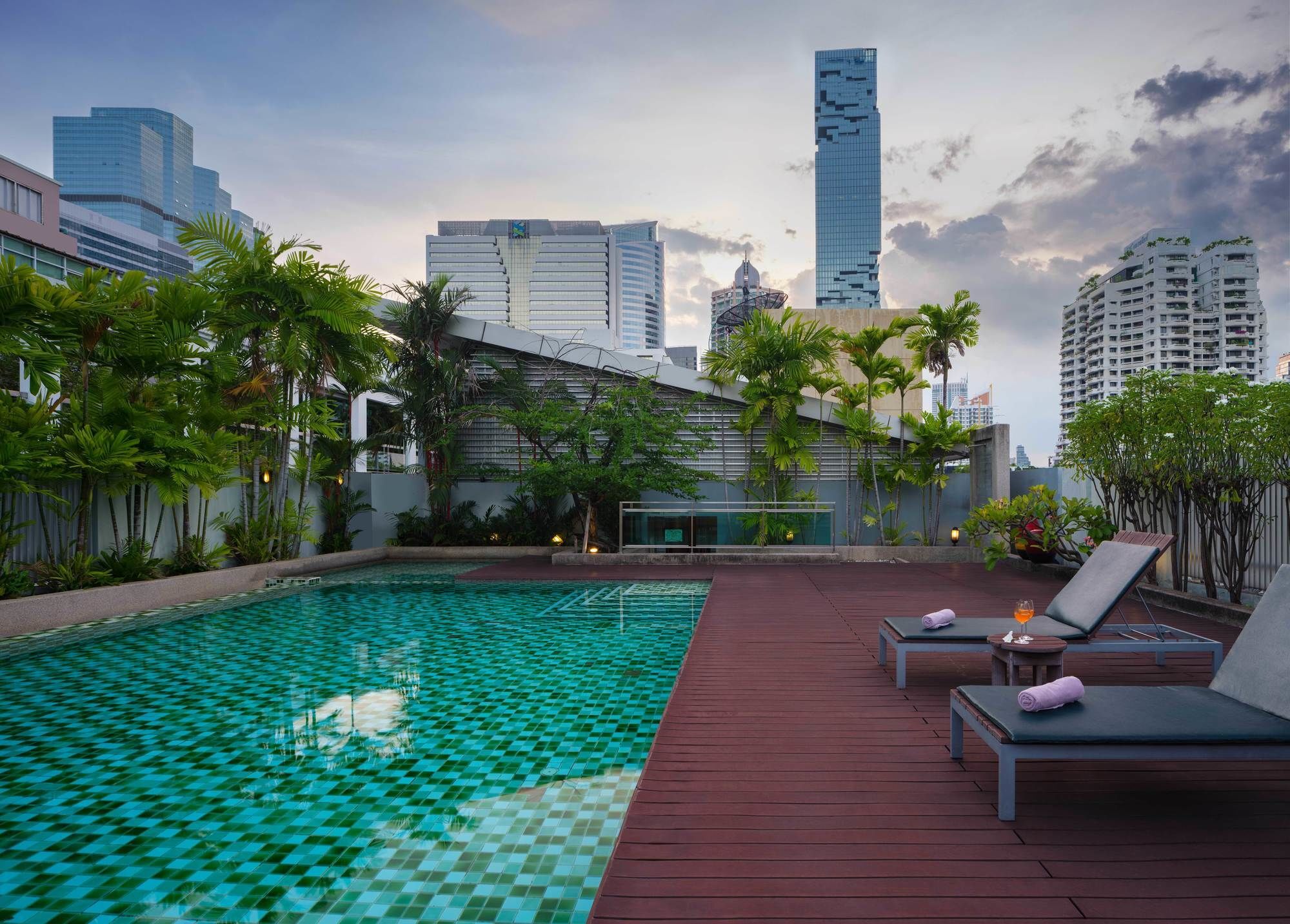 Отель Silom Lofts Бангкок Экстерьер фото